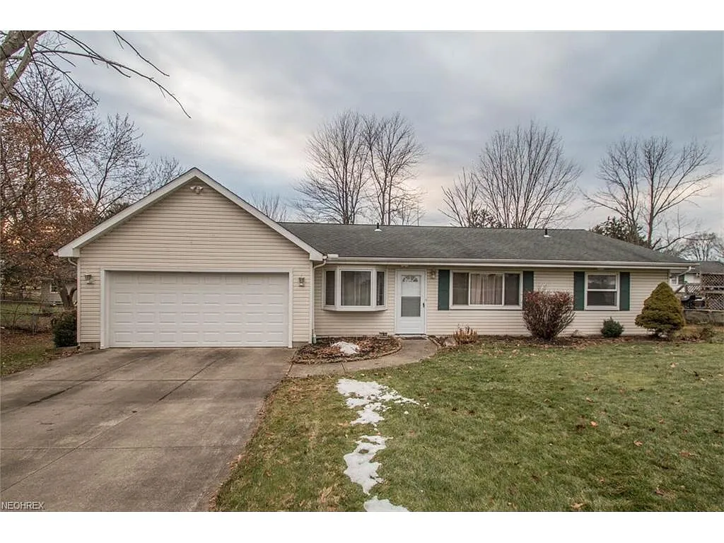1560 Jefferson Ave photo 1