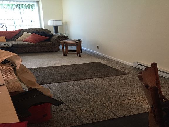 3rd image of 389 Half Moon Ln APT 10