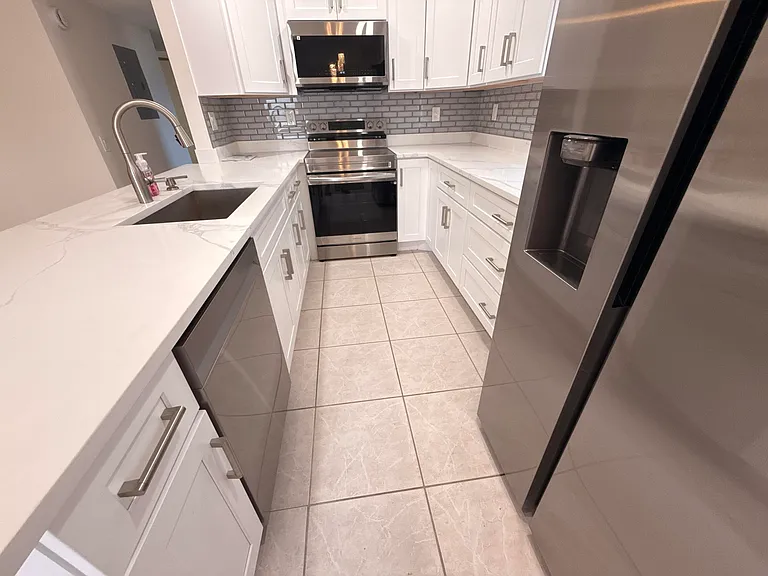 358 Normandy Ln #H — Photo 4