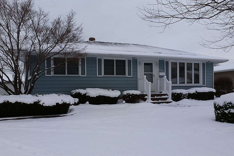 1st image of 36915 Valleyview Dr