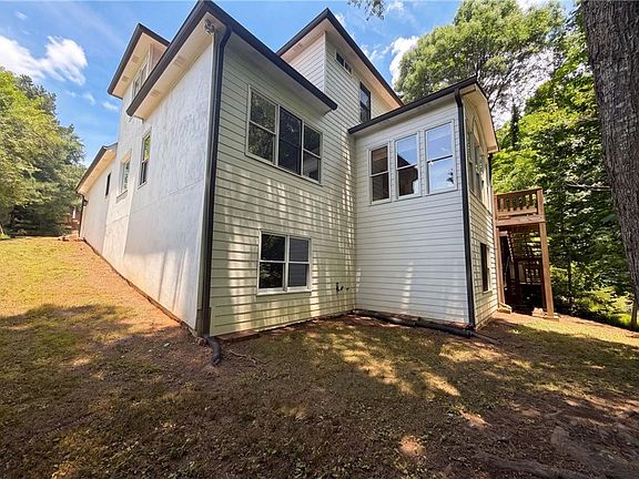 5th image of 2299 Camden Dr SW