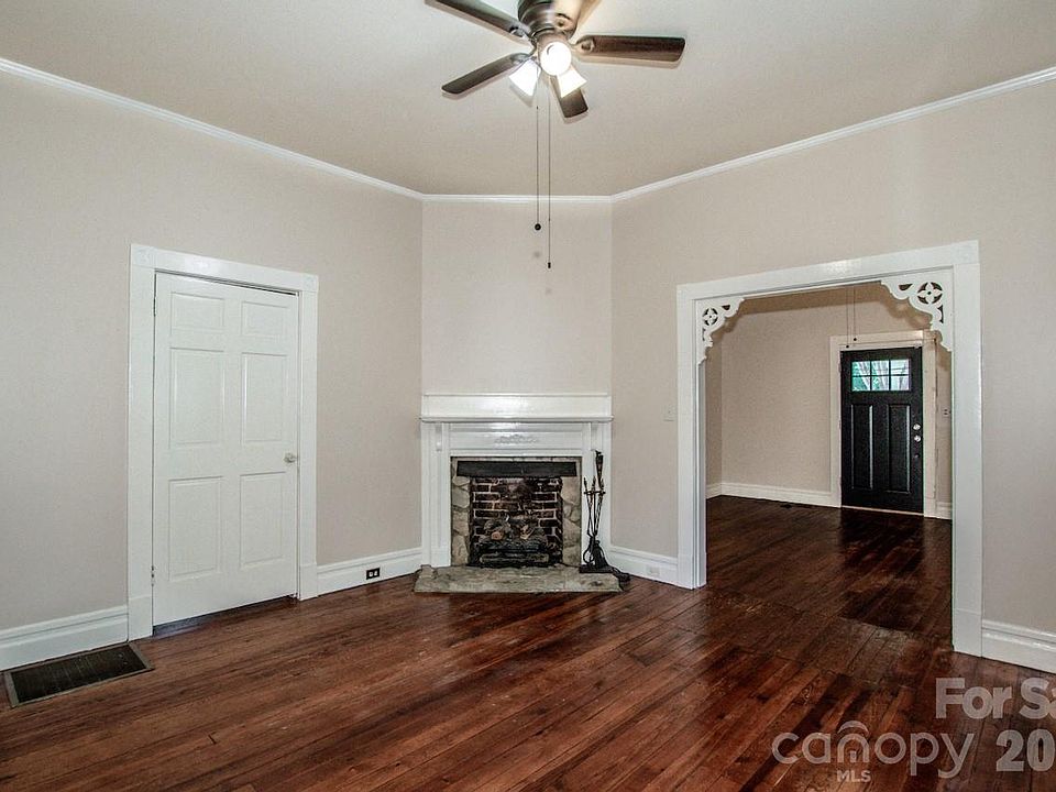 16th image of 316 S Race St