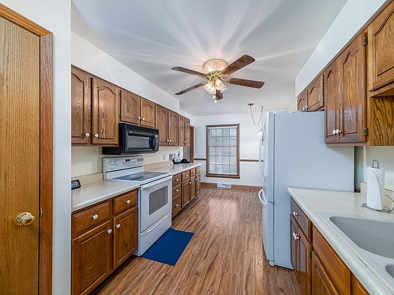 5th image of 2701 Harmony Dr