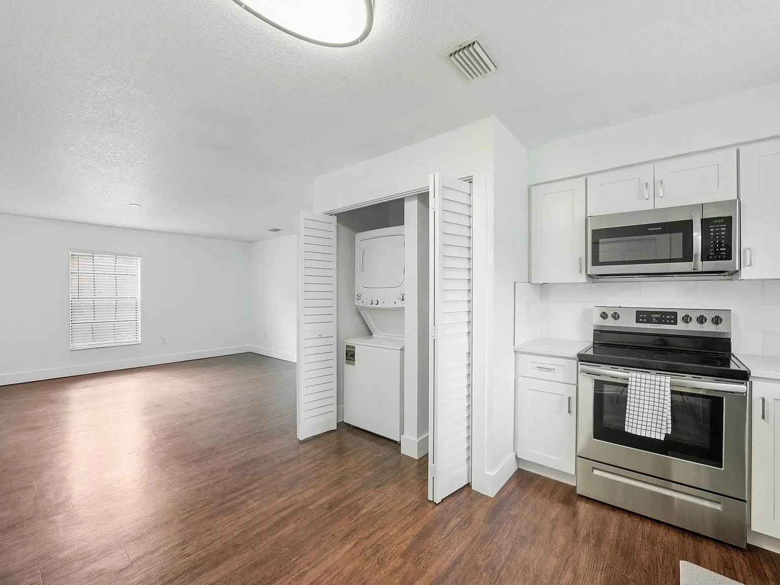 Gandy Parkside Apartments — Photo 3