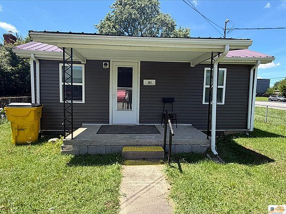 2nd image of 302 Sunny St