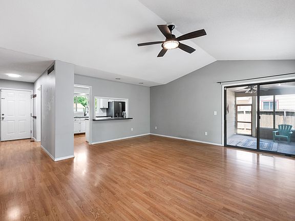 5th image of 4034 Danbury St
