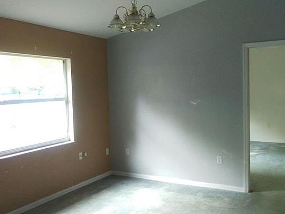 5th image of 2581 Sundance Cir