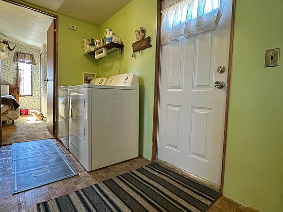 5th image of 9587 Bark Ridge Rd