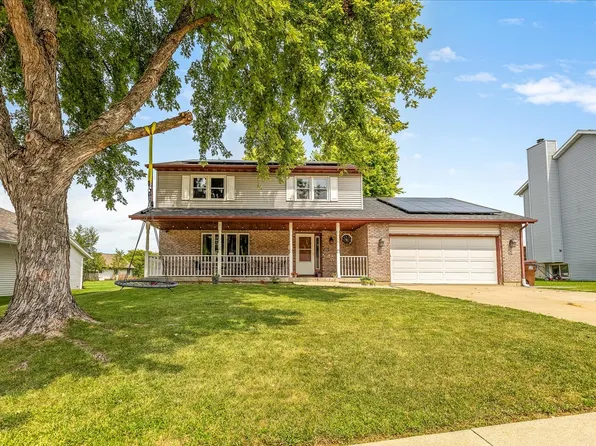 1071 Arapaho Dr, Freeport, IL 61032