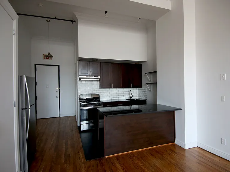 250 Moore St #401 — Photo 6