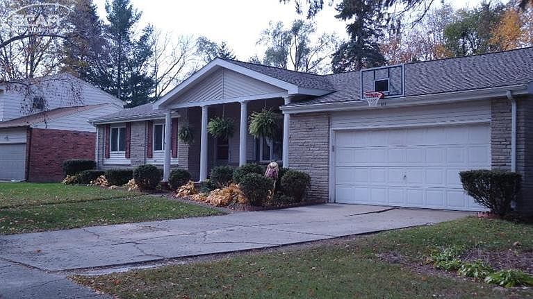 1st image of 211 Bellewood Dr