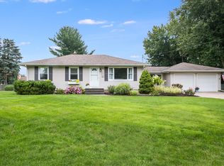 7466 Harmon Ln, Jenison, MI 49428