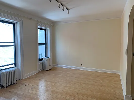 Rented by Ilene Axelowitz, LREB | media 4