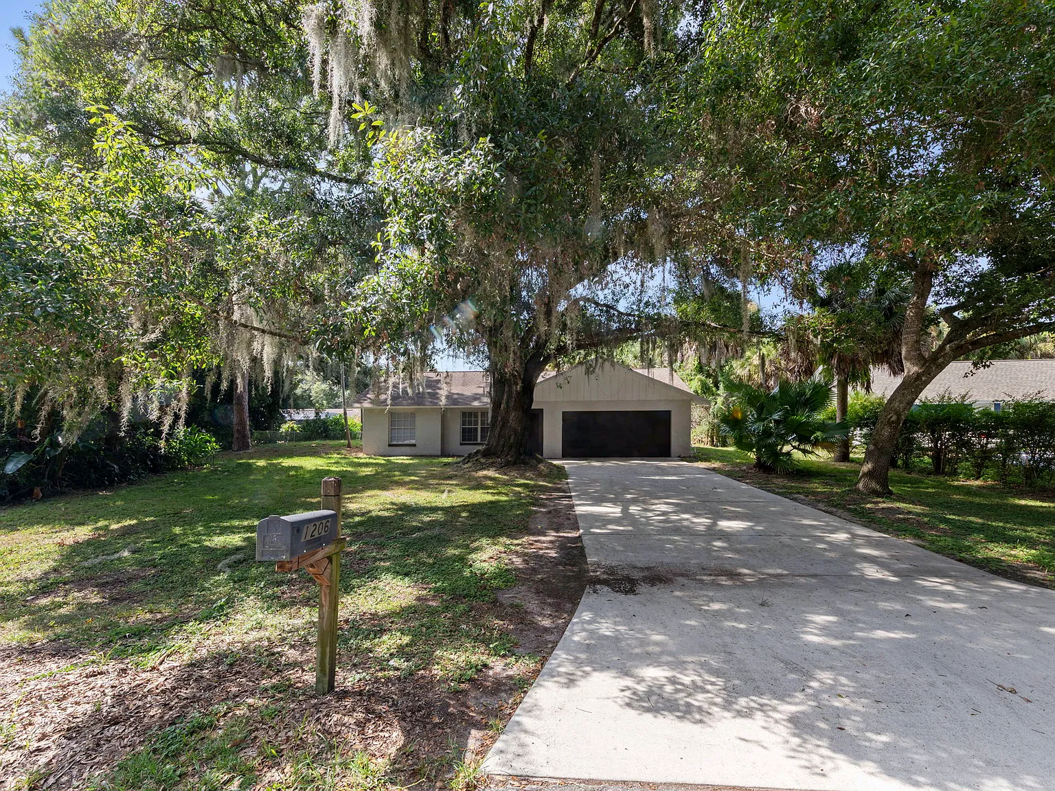 3 bed, 1606 sqft, $2,000 — Photo 1