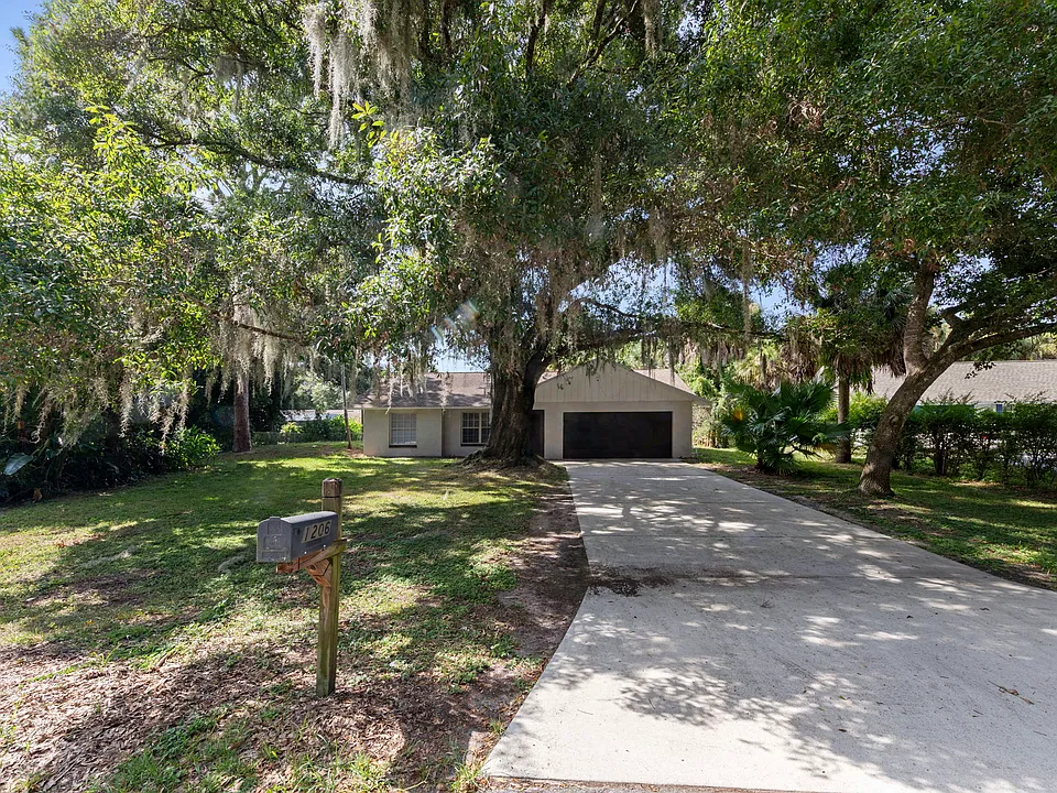 1206 Baldwin Pl