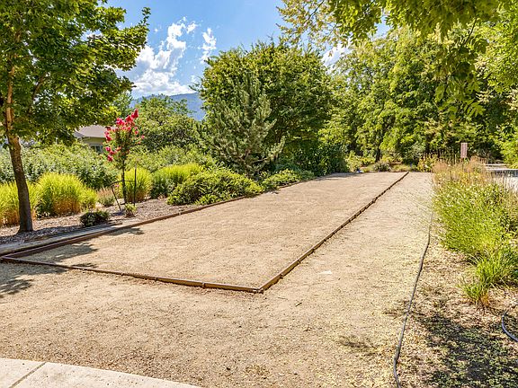 3rd image of 939 Mountain Meadows Cir