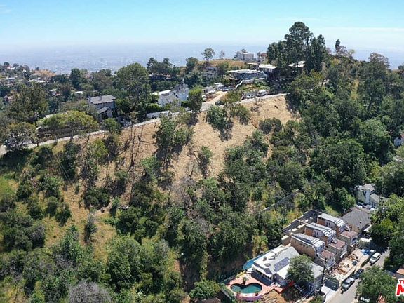 4th image of 8993 W Crescent Dr