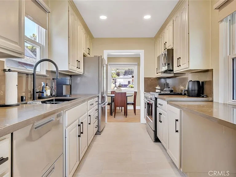 4515 Greenmeadows Ave — Photo 7