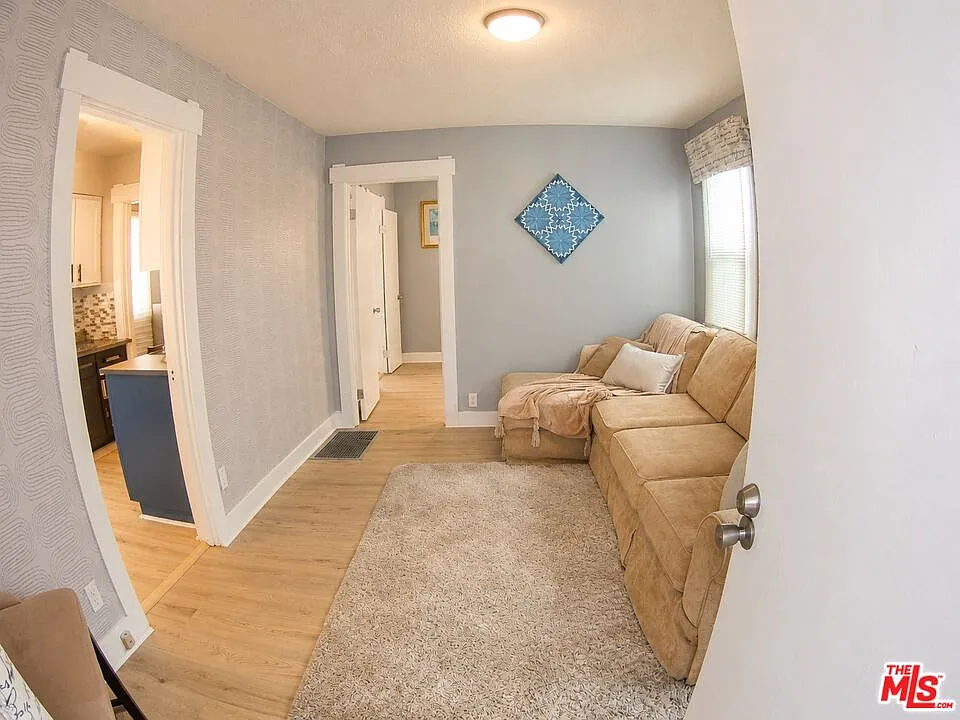 1 bed, 1.0 bath, 1510 sqft, $1,500 — Photo 3