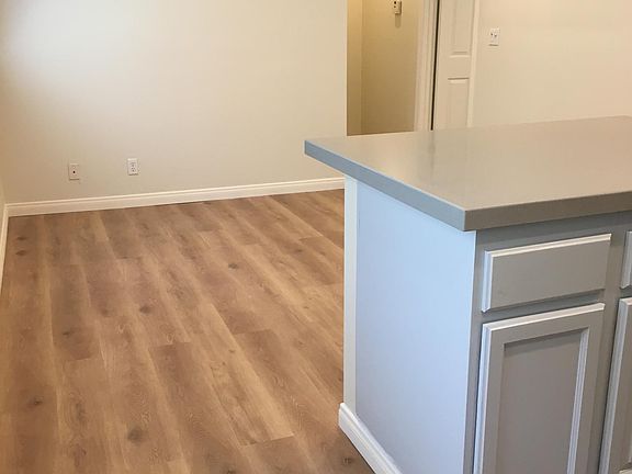2nd image of 408 Rose Ave