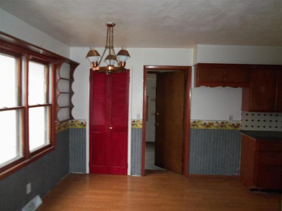 3rd image of 322 W 1st St