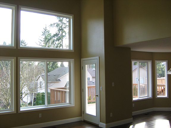 2nd image of 6605 NE 52nd St