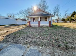 303 Trigg Ave, Blackwater, MO 65322