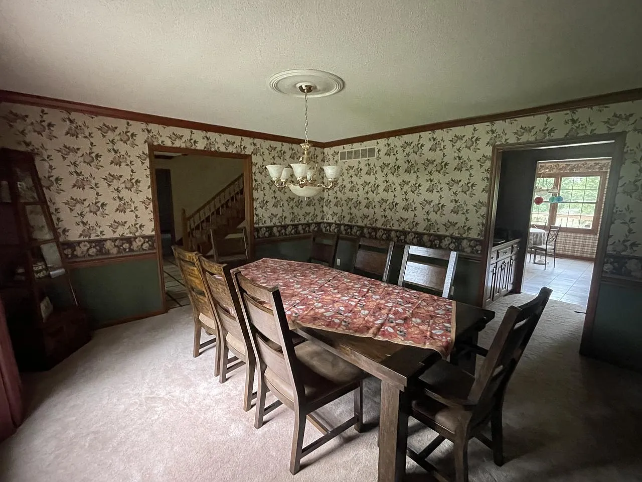 4 bed, 3.5 bath, 4243 sqft, $2,800 — Photo 4