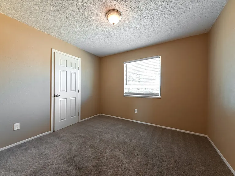 1522 Sunset Ln — Photo 12