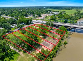 926 Robson St, Columbus, TX 78934