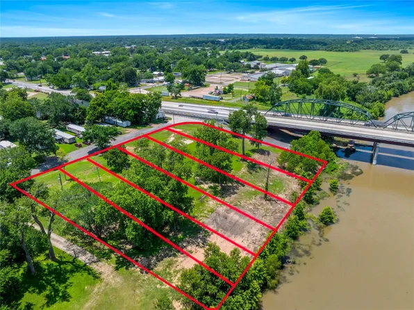 926 Robson St, Columbus, TX 78934