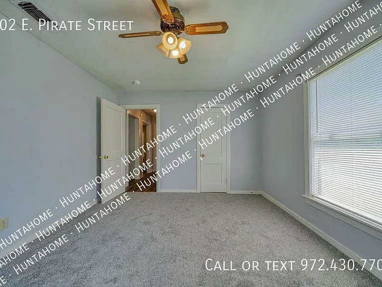 102 E Pirate St — Photo 14