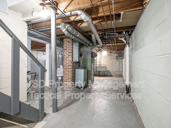 5th image of 19268 Stafford Ave