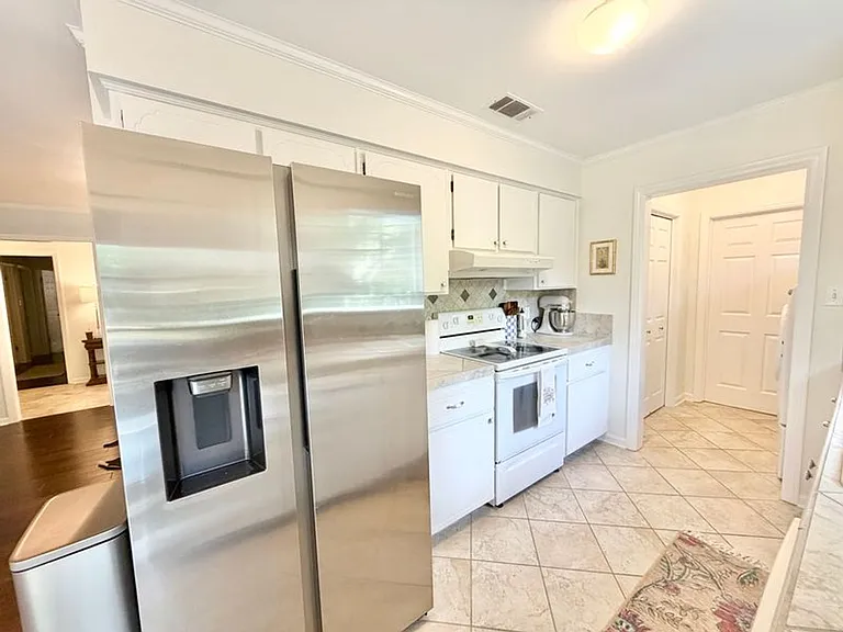 490 Strathy Hall Dr — Photo 11