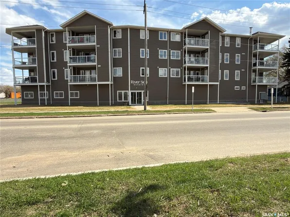 UNIT 404-395 River STREET E, Prince Albert, SK S6V 0A3