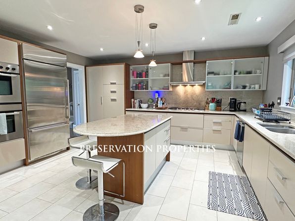 (undisclosed Address)