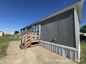 1010 Reservation Rd, Hays, KS