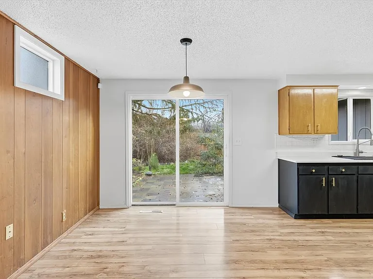 2500 Alma Dr — Photo 15