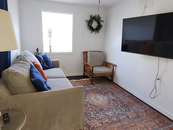 5th image of 412 El Prad Guesthouse
