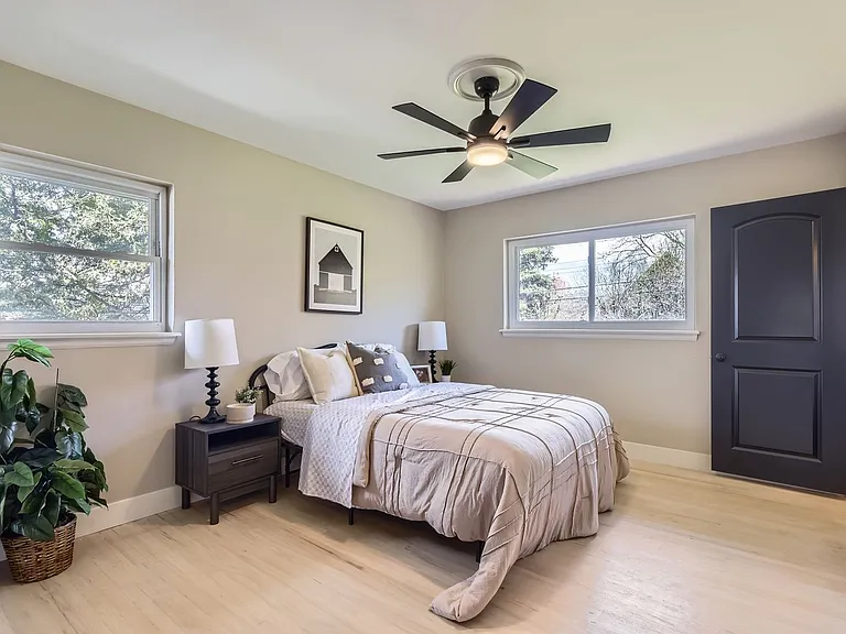 3576 S Holly St — Photo 13