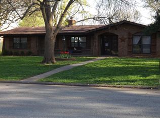 738 W Kingsley St, Springfield, MO 65807