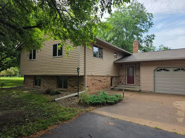 455 Green Mill Ln, Hudson, WI 54016