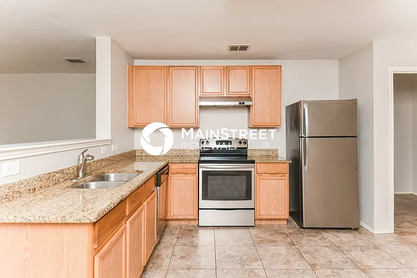 1601 Queens Brook Ln — Photo 4