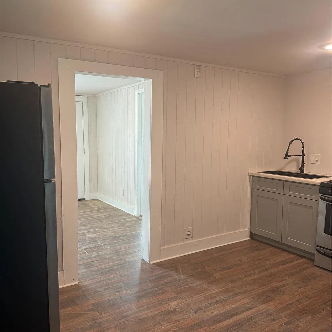 412 Winona Dr — Photo 4