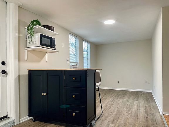 2nd image of 333 1/2 9th Ave N APT 2