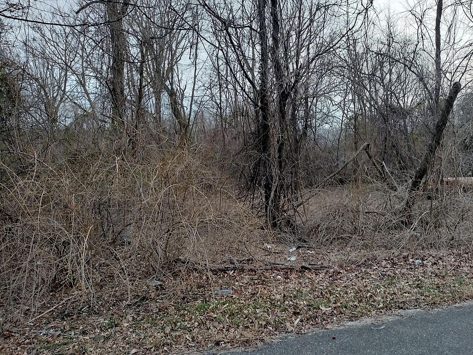 2nd image of 413 Grant Ave