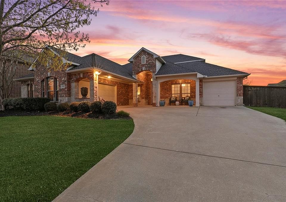 1st image of 9741 Brewster Ln