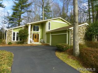 3216 Hickory Hill Rd, Hendersonville, NC 28792