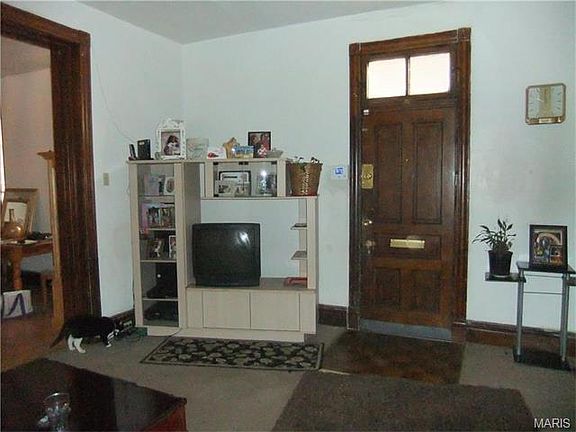 4th image of 3716 California Ave