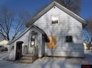 1015 2nd Ave S, Saint James, MN 56081